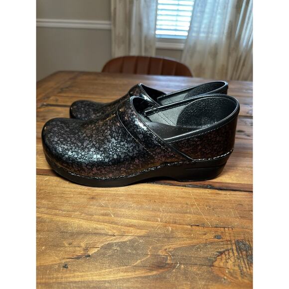 Dansko Xp Size 40 Metallic Quartz Iridescent Clogs Slip On Nursing - Picture 1 of 8